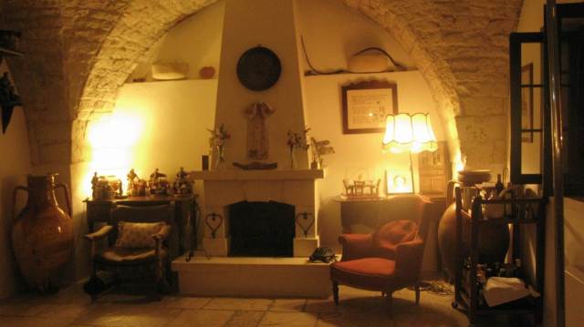 Fireplace inside Il Frantoio